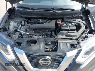 2018 Nissan Rogue SV z VIN KNMAT2MV7JP557753, wystawiony jako IAAI lot #41999721 z przebiegiem 45 130 mil mil oraz . Historia ofert i sprzedaży dostępna na DreamBid. Obrazek 10.