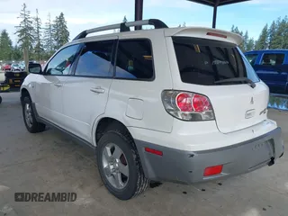 2003 Mitsubishi Outlander XLS with VIN JA4LZ41G33U092413, listed as a IAAI auction lot 41904961 with 178,691 mi miles. Bid and sale history available at carsss.com. Image 3.