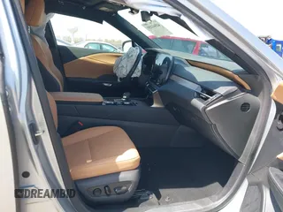 2024 Lexus RX 350 с VIN 2T2BAMCA6RC051132, выставлен на аукционе IAAI как лот 42041155 с пробегом 10 987 миль миль и . История ставок и продаж доступна на DreamBid. Изображение 5.