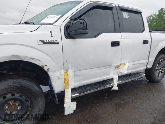 2016 Ford F-150 XLT z VIN 1FTEW1EF7GKF94575, wystawiony jako IAAI lot #42209727 z przebiegiem 307 854 mil mil oraz . Historia ofert i sprzedaży dostępna na DreamBid. Obrazek 6.