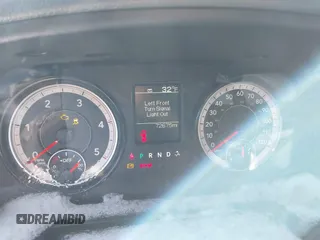 2018 Ram 2500 Tradesman z VIN 3C6UR5CL3JG380790, wystawiony jako IAAI lot #41579401 z przebiegiem 72 675 mil mil oraz . Historia ofert i sprzedaży dostępna na DreamBid. Obrazek 7.