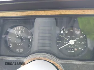 1984 Ford Tempo z VIN 1FABP19R3EK173928, wystawiony jako IAAI lot #41561559 z przebiegiem 30 355 mil mil oraz . Historia ofert i sprzedaży dostępna na DreamBid. Obrazek 7.