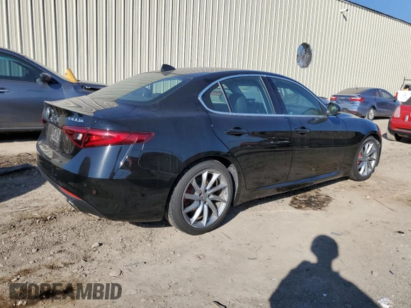 2017 Alfa Romeo Giulia with VIN ZARFAEBN6H7555864, listed as a Copart auction lot 85322834 with 13,901 mi miles and Salvage Title. Bid and sale history available at carsss.com. Image 3.