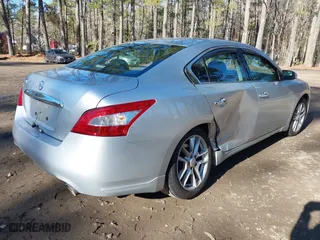 2009 Nissan Maxima 3.5 S with VIN 1N4AA51E19C853663, listed as a IAAI auction lot 41327128 with 127,118 mi miles. Bid and sale history available at carsss.com. Image 4.