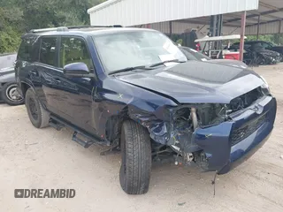 2023 Toyota 4Runner SR5 z VIN JTEEU5JR2P5297771, wystawiony jako IAAI lot #42640698 z przebiegiem 49 151 mil mil oraz . Historia ofert i sprzedaży dostępna na DreamBid. Obrazek 1.