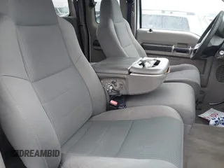 2010 Ford F-250 XL z VIN 1FTSX2B58AEA38783, wystawiony jako IAAI lot #42335971 z przebiegiem 262 637 mil mil oraz . Historia ofert i sprzedaży dostępna na DreamBid. Obrazek 5.