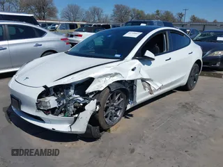 2023 Tesla Model 3 z VIN 5YJ3E1EA0PF608506, wystawiony jako IAAI lot #41748862 z przebiegiem 15 mil mil oraz . Historia ofert i sprzedaży dostępna na DreamBid. Obrazek 24.