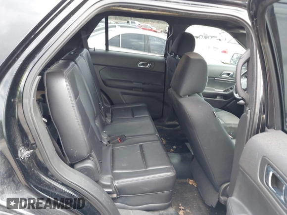2013 Ford Utility Police Interceptor with VIN 1FM5K8AR3DGC20995, listed as a IAAI auction lot 42041125 with 199,419 mi miles. Bid and sale history available at carsss.com. Image 8.