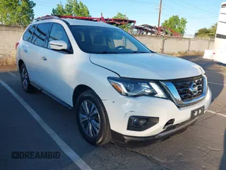 2019 Nissan Pathfinder S with VIN 5N1DR2MN7KC634136, listed as a IAAI auction lot 42195038 with 102,619 mi miles. Bid and sale history available at carsss.com. Image 1.