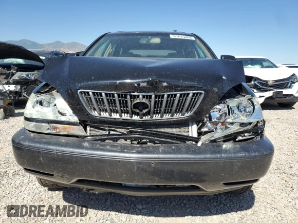 2003 Lexus RX 300 with VIN JTJHF10U530311757, listed as a Copart auction lot 61679804 with 185,581 mi miles and Salvage Title. Bid and sale history available at carsss.com. Image 5.