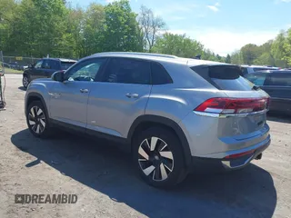 2024 Volkswagen Atlas SE z VIN 1V2KE2CA9RC211783, wystawiony jako IAAI lot #42192690 z przebiegiem 25 361 mil mil oraz . Historia ofert i sprzedaży dostępna na DreamBid. Obrazek 3.