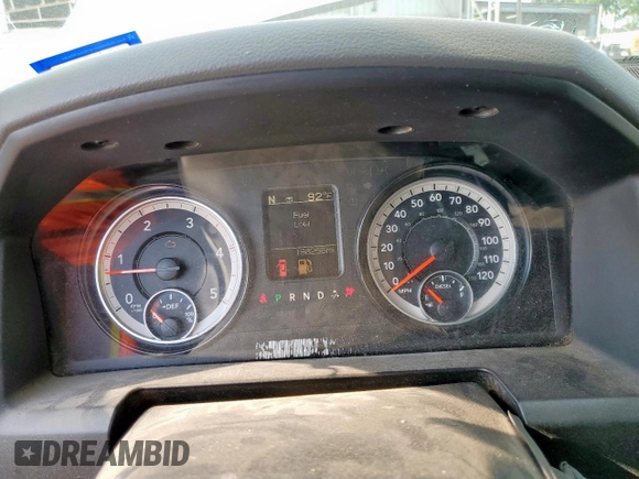 2018 Ram 2500 Tradesman z VIN 3C6UR4CL4JG104872, wystawiony jako Copart lot #56562015 z przebiegiem 198 256 mil mil oraz Szkoda całkowita • Salvage title. Historia ofert i sprzedaży dostępna na DreamBid. Obrazek 9.
