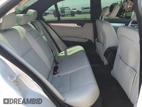 2013 Mercedes-Benz C 250 Sport с VIN WDDGF4HB9DA817435, выставлен на аукционе Copart как лот 57405835 с пробегом 137 056 миль миль и Списание • Salvage title. История ставок и продаж доступна на DreamBid. Изображение 10.