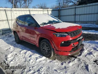 2024 Jeep Compass Limited with VIN 3C4NJDCN0RT592307, listed as a Copart auction lot 42725935 with 12,604 mi miles and Salvage Title. Bid and sale history available at carsss.com. Image 4.