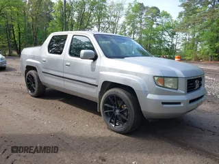 2006 Honda Ridgeline RTS with VIN 2HJYK16456H567706, listed as a IAAI auction lot 42109917 with 204,256 mi miles. Bid and sale history available at carsss.com. Image 1.