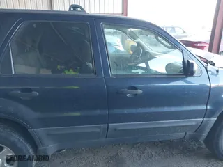 2004 Ford Escape XLT with VIN 1FMYU93194KA77634, listed as a IAAI auction lot 41663464 with 149,600 mi miles. Bid and sale history available at carsss.com. Image 13.