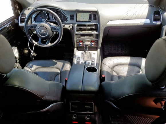 2014 Audi Q7 S line Prestige z VIN WA1DGAFE5ED002505, wystawiony jako Copart lot #56733525 z przebiegiem 102 409 mil mil oraz Szkoda całkowita • Salvage title. Historia ofert i sprzedaży dostępna na DreamBid. Obrazek 8.