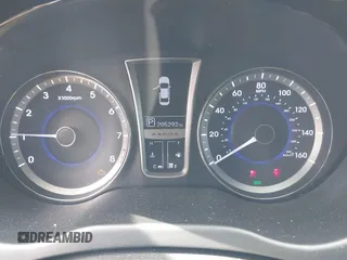 2012 Hyundai Azera с VIN KMHFH4JG5CA155935, выставлен на аукционе IAAI как лот 42419794 с пробегом 205 292 миль миль и . История ставок и продаж доступна на DreamBid. Изображение 7.