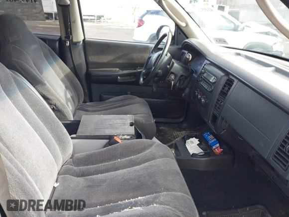 2004 Dodge Dakota Sport with VIN 1D7HL38K84S573410, listed as a IAAI auction lot 41495481 with 218,866 mi miles. Bid and sale history available at carsss.com. Image 5.