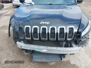 2017 Jeep Cherokee Limited with VIN 1C4PJMDS2HW606827, listed as a IAAI auction lot 42037856 with 89,477 mi miles. Bid and sale history available at carsss.com. Image 12.