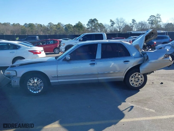 2007 Mercury Grand Marquis GS with VIN 2MEFM74V27X612272, listed as a IAAI auction lot 41433562 with 181,088 mi miles. Bid and sale history available at carsss.com. Image 14.