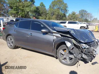 2019 Nissan Altima SL with VIN 1N4BL4EW3KC191988, listed as a IAAI auction lot 40833199 with 73,234 mi miles and . Bid and sale history available at carsss.com. Image 1.