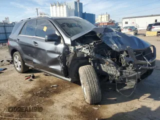 2015 Mercedes-Benz M 350 z VIN 4JGDA5JBXFA585101, wystawiony jako Copart lot #75952044 z przebiegiem Nie podano mil oraz Szkoda całkowita • Salvage title. Historia ofert i sprzedaży dostępna na DreamBid. Obrazek 4.