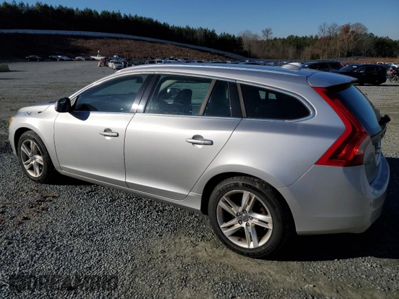 2015 Volvo V60 z VIN YV1612SD8F1212533, wystawiony jako Copart lot #84704784 z przebiegiem 150 988 mil mil oraz Czysty tytuł • Clean title. Historia ofert i sprzedaży dostępna na DreamBid. Obrazek 2.