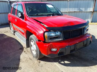 2002 Chevrolet TrailBlazer LS with VIN 1GNDT13S022270744, listed as a IAAI auction lot 41633796 with 133,076 mi miles. Bid and sale history available at carsss.com. Image 1.