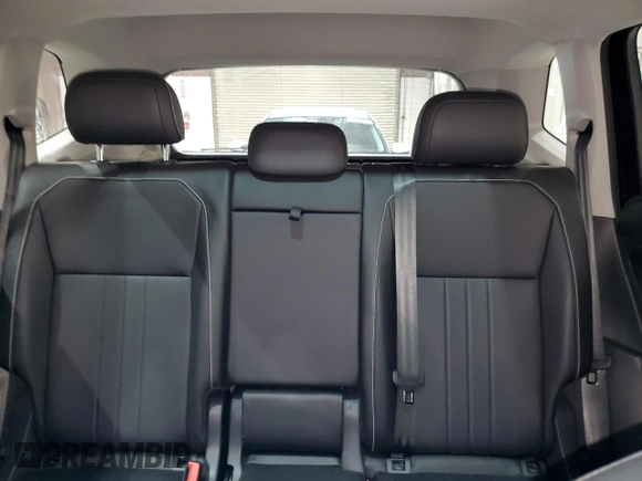 2022 Volkswagen Tiguan SE z VIN 3VV2B7AX0NM148761, wystawiony jako Copart lot #60618595 z przebiegiem 68 437 mil mil oraz Szkoda całkowita • Salvage title. Historia ofert i sprzedaży dostępna na DreamBid. Obrazek 10.