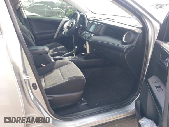 2018 Toyota RAV4 XLE z VIN 2T3WFREV5JW466294, wystawiony jako IAAI lot #41841436 z przebiegiem 132 150 mil mil oraz . Historia ofert i sprzedaży dostępna na DreamBid. Obrazek 5.