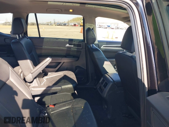 2018 Volkswagen Atlas SEL with VIN 1V2ER2CAXJC582408, listed as a IAAI auction lot 41389461 with 60,822 mi miles and . Bid and sale history available at DreamBid. Image 8.