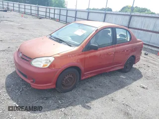 2004 Toyota ECHO z VIN JTDBT123640343978, wystawiony jako IAAI lot #42123986 z przebiegiem 228 680 mil mil oraz . Historia ofert i sprzedaży dostępna na DreamBid. Obrazek 2.