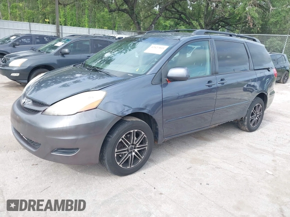 2009 Toyota Sienna XLE with VIN 5TDZK22C99S263134, listed as a IAAI auction lot 42427811 with 171,417 mi miles and . Bid and sale history available at DreamBid. Image 2.