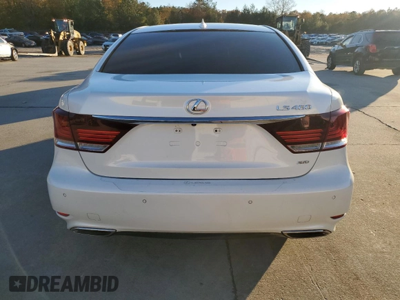 2015 Lexus LS 460 z VIN JTHCL5EF5F5024173, wystawiony jako Copart lot #83751124 z przebiegiem 129 730 mil mil oraz Szkoda całkowita • Salvage title. Historia ofert i sprzedaży dostępna na DreamBid. Obrazek 6.