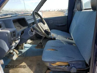 1994 Mitsubishi Mighty Max z VIN JA7LS21G4RP009588, wystawiony jako Copart lot #60519834 z przebiegiem 123 918 mil mil oraz Szkody całkowita. Historia ofert i sprzedaży dostępna na DreamBid. Obrazek 7.
