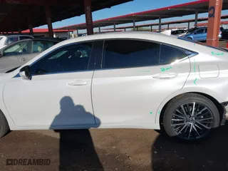 2024 Lexus ES with VIN 58ADA1C15RU042473, listed as a IAAI auction lot 41755870 with 19,043 mi miles. Bid and sale history available at carsss.com. Image 14.