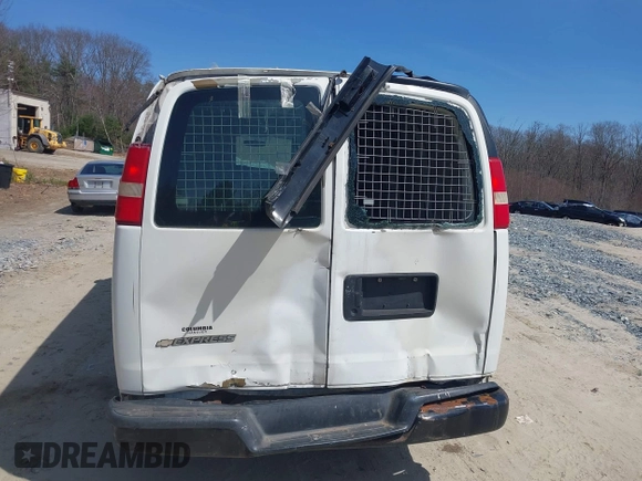 2008 Chevrolet Express Cargo Van with VIN 1GCGG25C381208002, listed as a IAAI auction lot 42067122 with 165,007 mi miles. Bid and sale history available at carsss.com. Image 6.