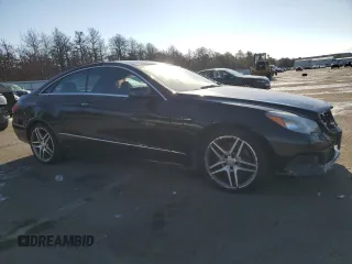 2014 Mercedes-Benz E 350 z VIN WDDKJ8JB3EF287168, wystawiony jako Copart lot #42331905 z przebiegiem 93 906 mil mil oraz Szkoda całkowita • Salvage title. Historia ofert i sprzedaży dostępna na DreamBid. Obrazek 4.