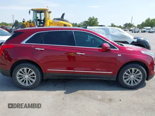 2017 Cadillac XT5 Luxury FWD z VIN 1GYKNBRS4HZ151581, wystawiony jako IAAI lot #42043322 z przebiegiem 120 598 mil mil oraz . Historia ofert i sprzedaży dostępna na DreamBid. Obrazek 13.