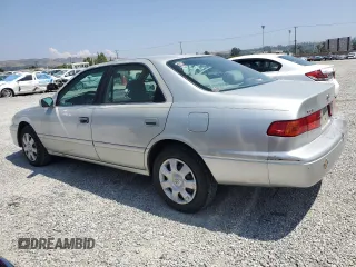 2000 Toyota Camry CE z VIN 4T1BG22K2YU663536, wystawiony jako Copart lot #60101425 z przebiegiem 109 342 mil mil oraz Czysty tytuł • Clean title. Historia ofert i sprzedaży dostępna na DreamBid. Obrazek 2.