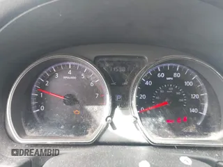 2017 Nissan Versa SV z VIN 3N1CN7APXHL834815, wystawiony jako IAAI lot #42432514 z przebiegiem 115 981 mil mil oraz . Historia ofert i sprzedaży dostępna na DreamBid. Obrazek 7.