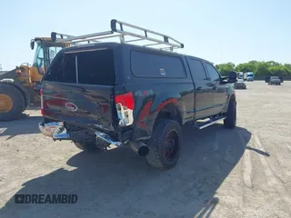 2018 Ford F-250 XL z VIN 1FT7W2BT4JEB37494, wystawiony jako IAAI lot #41866317 z przebiegiem 170 930 mil mil oraz . Historia ofert i sprzedaży dostępna na DreamBid. Obrazek 4.