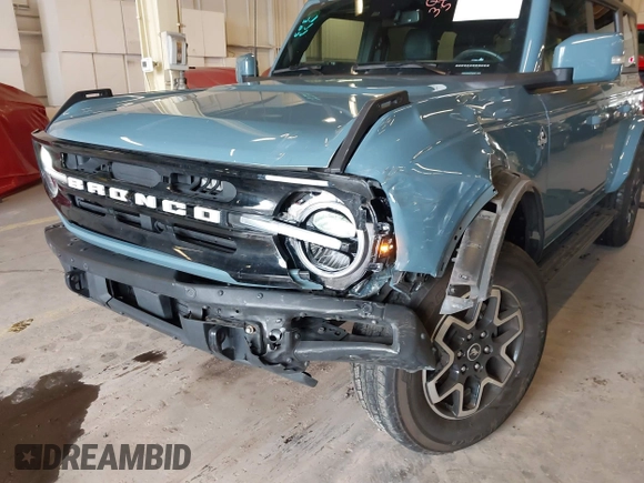 2022 Ford Bronco with VIN 1FMEE5BP2NLB64026, listed as a IAAI auction lot 41796641 with 30,779 mi miles. Bid and sale history available at carsss.com. Image 6.