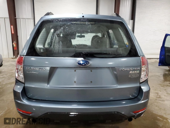 2011 Subaru Forester X z VIN JF2SHABC7BH747289, wystawiony jako Copart lot #57037115 z przebiegiem 85 324 mil mil oraz Szkoda całkowita • Salvage title. Historia ofert i sprzedaży dostępna na DreamBid. Obrazek 6.