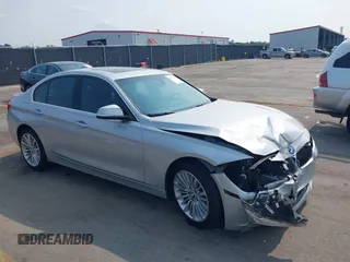 2014 BMW 3 Series 328i z VIN WBA3A5G5XENP31678, wystawiony jako IAAI lot #42397088 z przebiegiem 82 100 mil mil oraz . Historia ofert i sprzedaży dostępna na DreamBid. Obrazek 1.