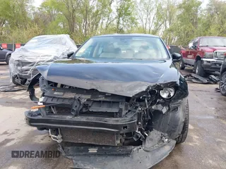 2012 Volkswagen Passat SE z VIN 1VWBP7A37CC005654, wystawiony jako IAAI lot #42019336 z przebiegiem 199 228 mil mil oraz . Historia ofert i sprzedaży dostępna na DreamBid. Obrazek 6.