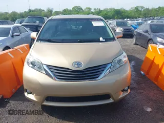 2013 Toyota Sienna XLE AAS with VIN 5TDYK3DC5DS331291, listed as a IAAI auction lot 42090586 with 176,711 mi miles and . Bid and sale history available at carsss.com. Image 12.
