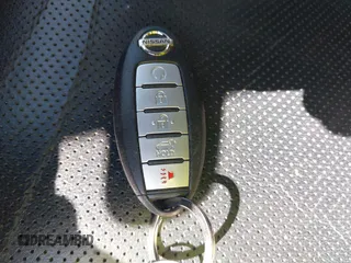 2015 Nissan Murano Platinum z VIN 5N1AZ2MG7FN230347, wystawiony jako IAAI lot #41545220 z przebiegiem 134 435 mil mil oraz . Historia ofert i sprzedaży dostępna na DreamBid. Obrazek 11.