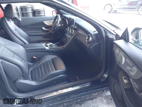 2017 Mercedes-Benz C 43 AMG z VIN WDDWK6EB4HF479202, wystawiony jako IAAI lot #41432277 z przebiegiem 50 378 mil mil oraz . Historia ofert i sprzedaży dostępna na DreamBid. Obrazek 5.